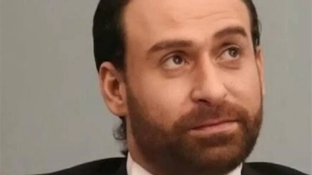 نضال الشافعي.. قصة صعود الجوكر من مسرح الدولة إلى صدارة السينما المصرية